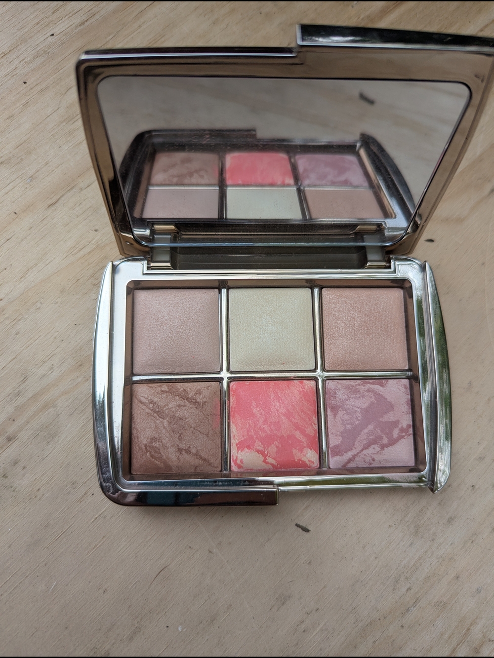 Hourglass Sculpture Palette - Picture 11 of 14